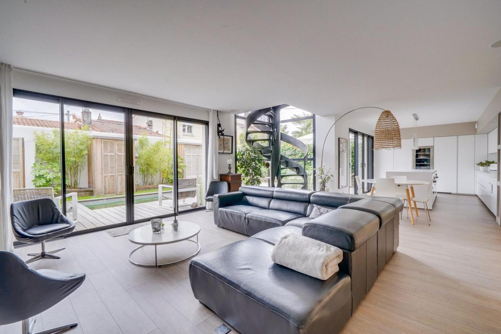 Spacious Bordeaux Family Home With Swimming Pool Екстериор снимка